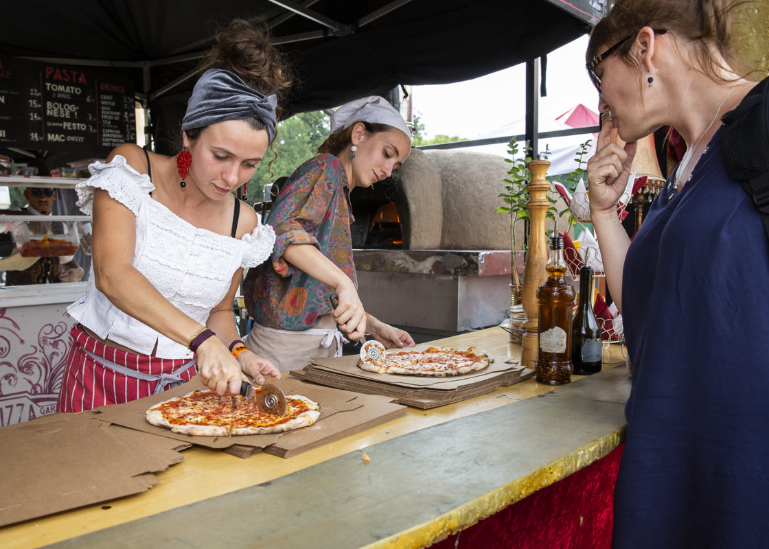 Cutting Pizza